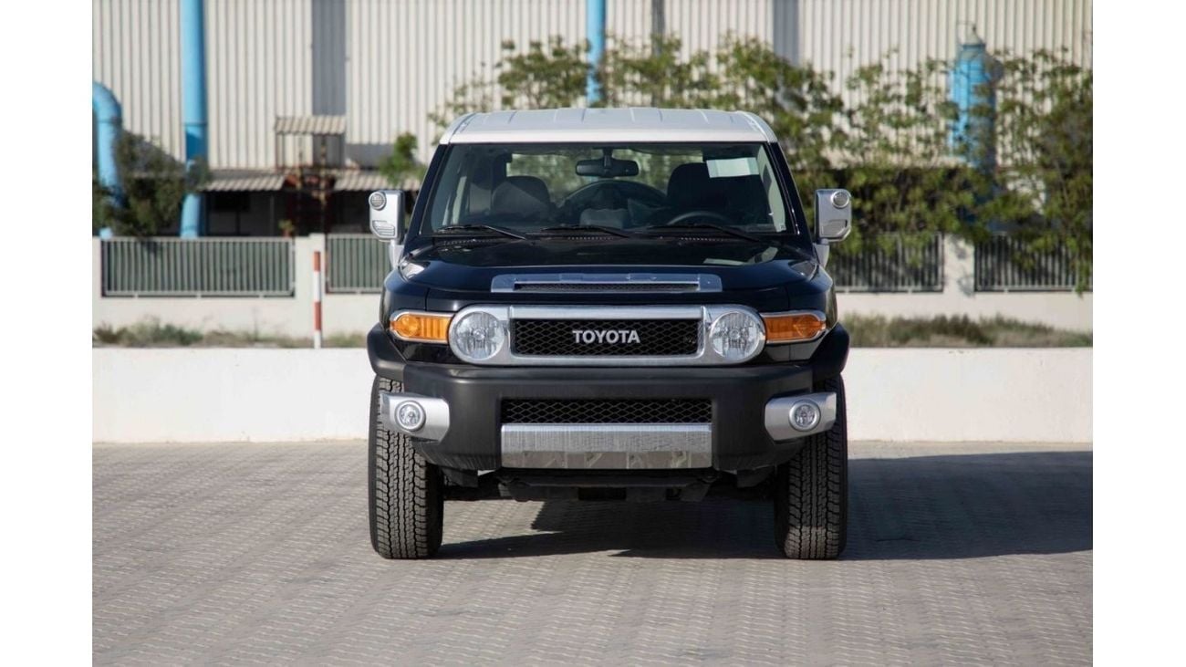 تويوتا إف جي كروزر تويوتا اف جي كروزر 4.0 جي بي ال 2023 - اسود ابيض من داخل اسود | تصدير فقط