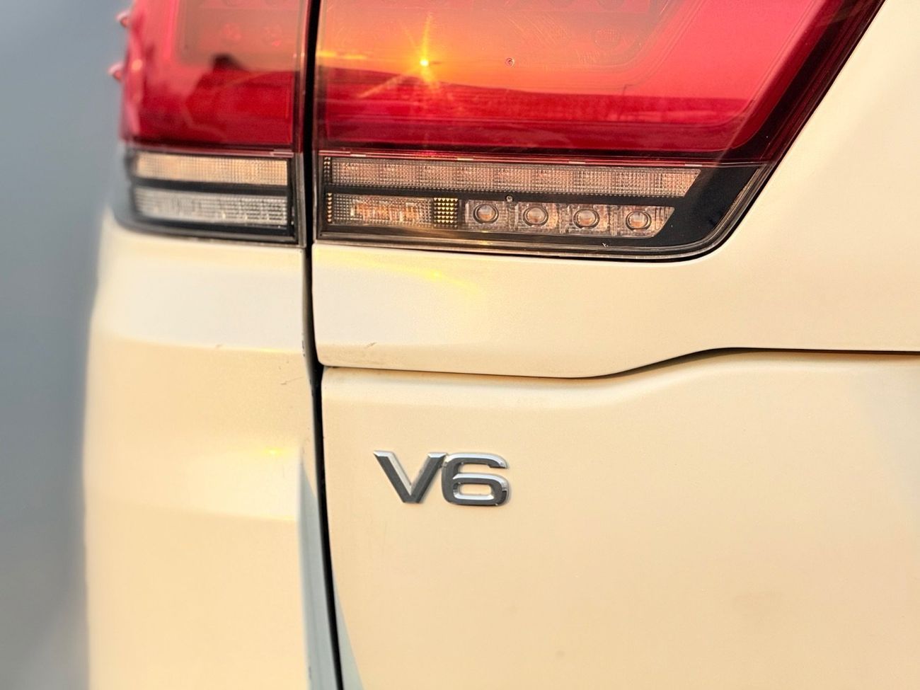 Toyota Land Cruiser 2013 GR upgrade 2025 full loaded GXR 4.0L (271 HP) 4WD V6