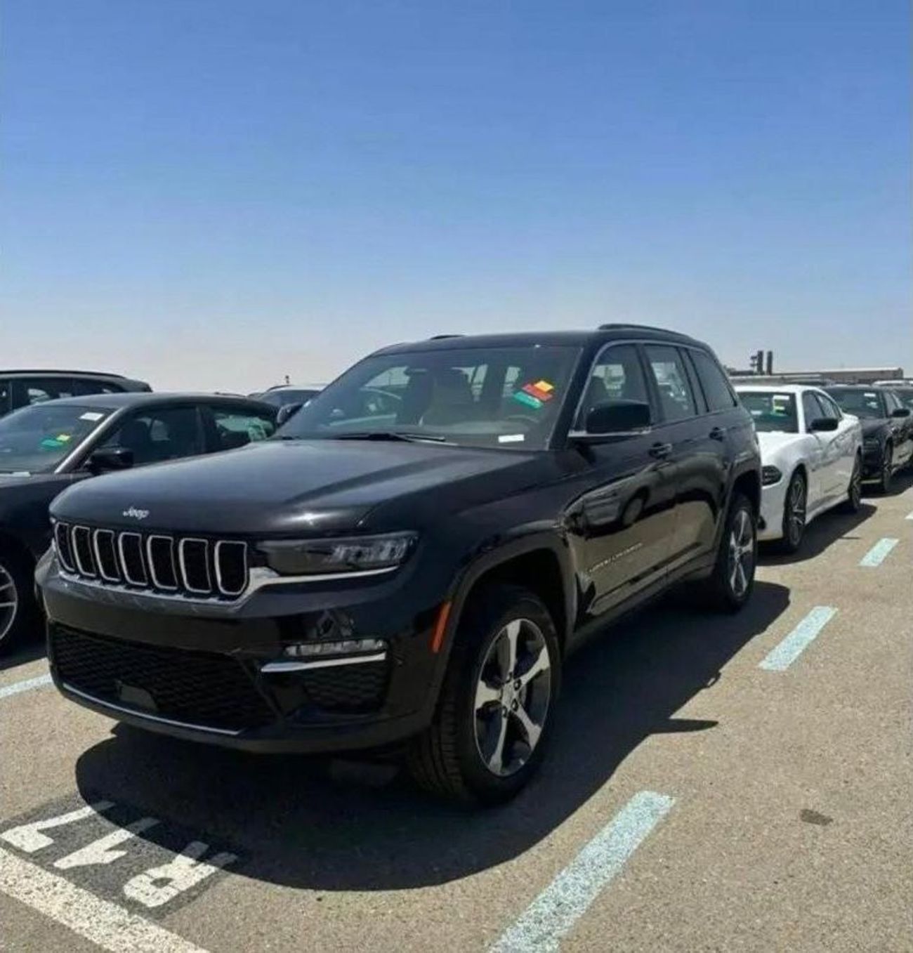 جيب شيروكي 2023 Jeep Cherokee 3.6L 4X4 Petrol 6Cyl Automatic 8 shifts  Zero KM