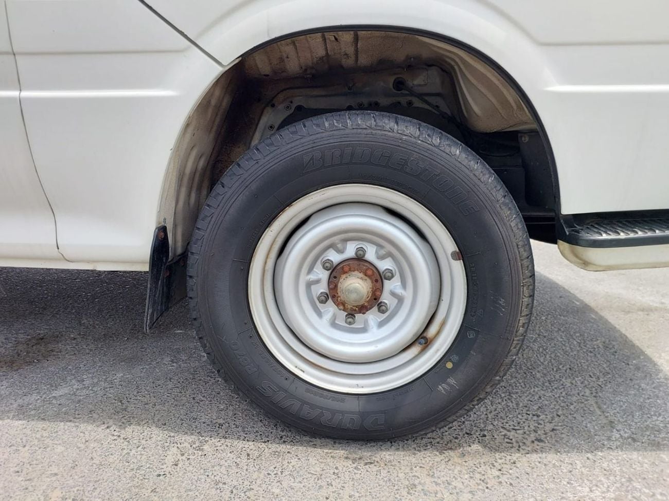 Toyota Hiace TOYOTA HIACE COMMUTER VAN RHD 2001 MODEL 3.0 L DIESEL AUTOMATIC(PM02185)