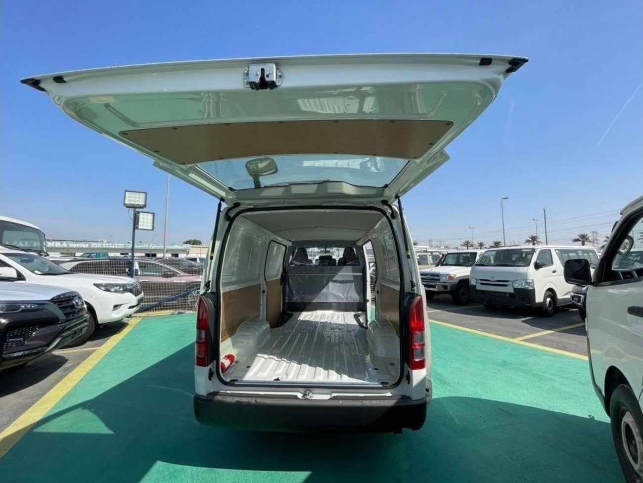 تويوتا هاياس GL -Standard Roof  Panal Van 2.7L