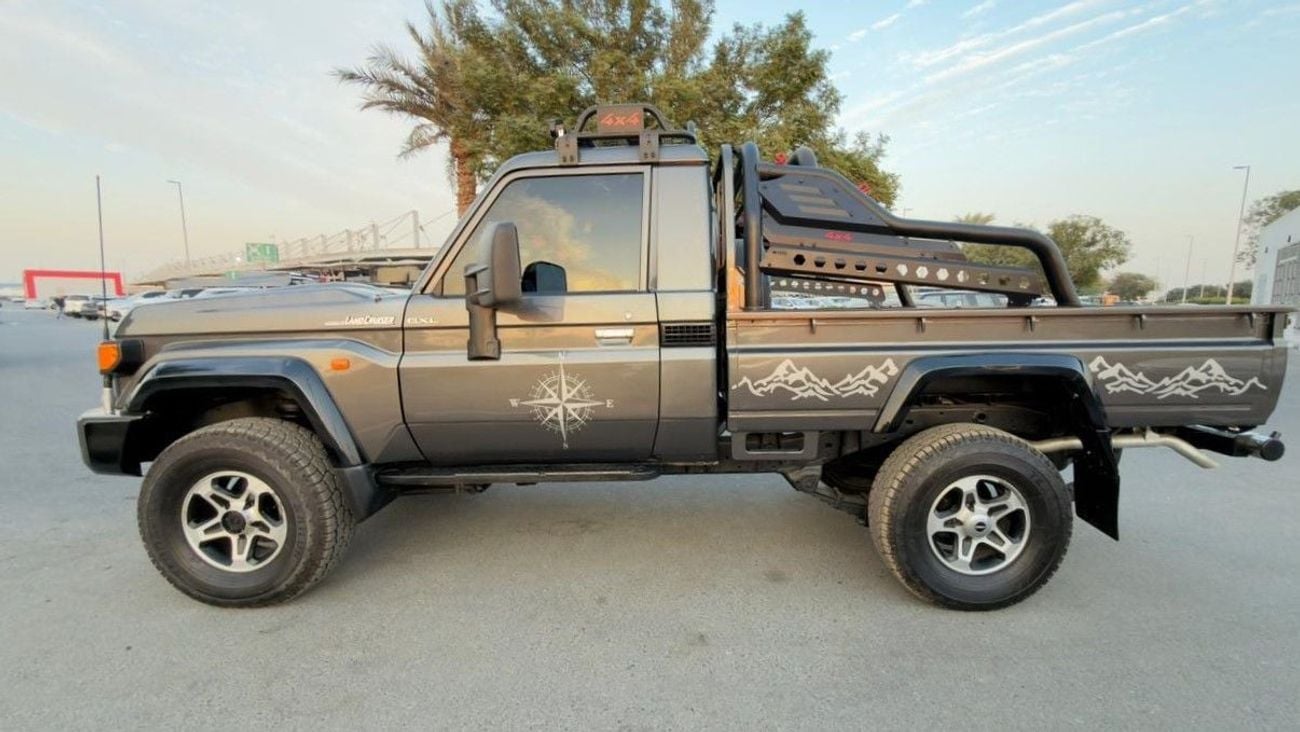 تويوتا لاند كروزر بيك آب MODIFIED TO 2025 MODEL | SINGLE CAB | MANUAL TRANSMISISON | 4.5L | RHD | SPORTS BAR
