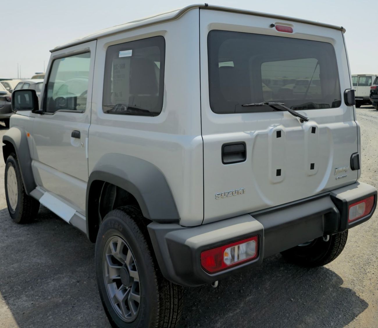 سوزوكي جيمني 1.5L GL A/T