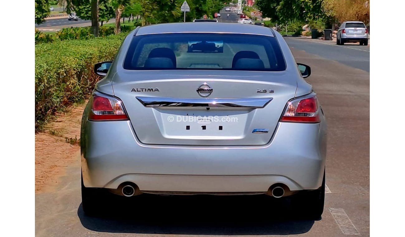 Nissan Altima SV 2015 2.5L GCC (580X48/-MONTHLY)
