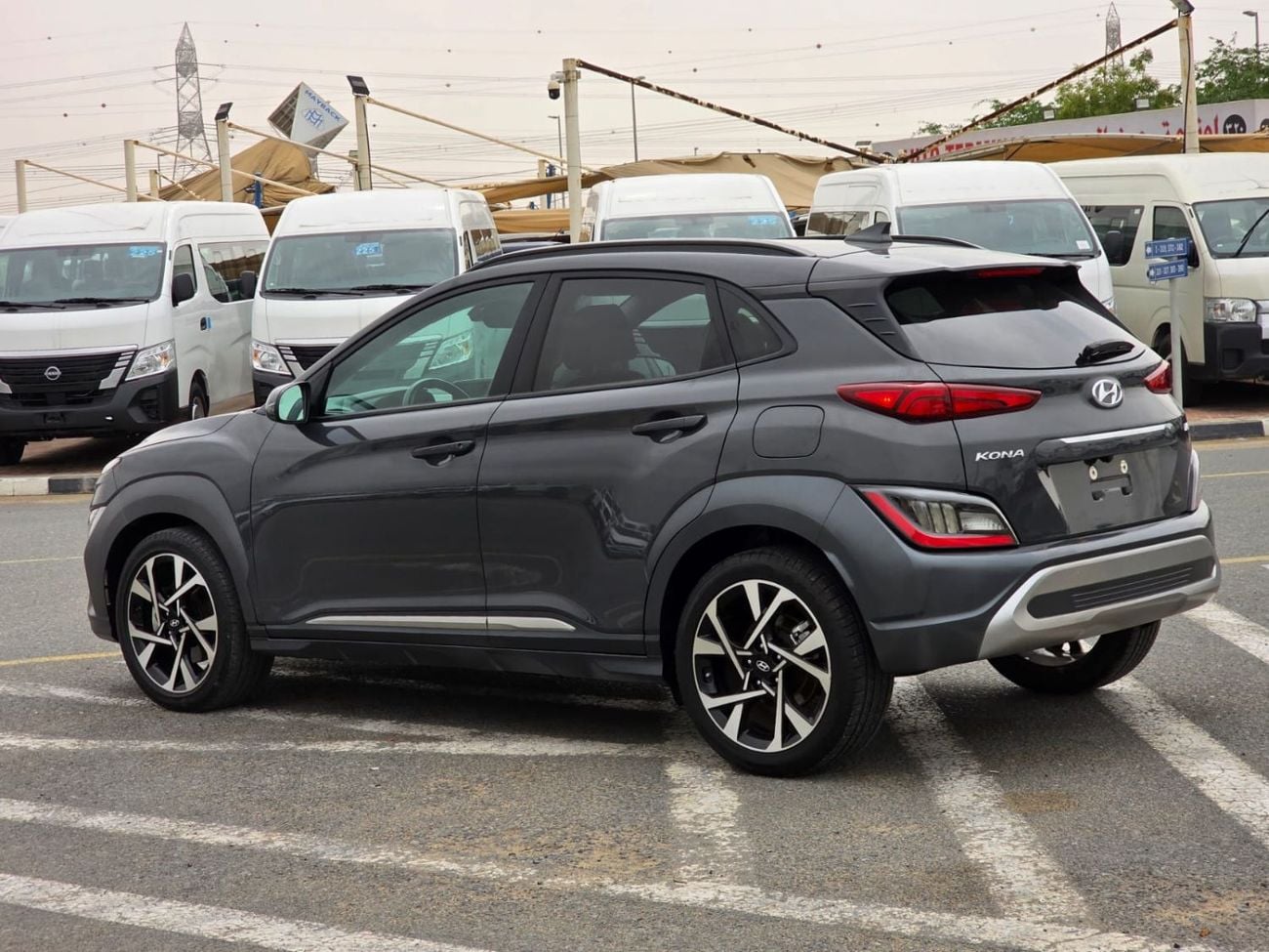 Hyundai Kona 1.6 Limited Turbo Sunroof, Push button, original leather seats and Parking sensors