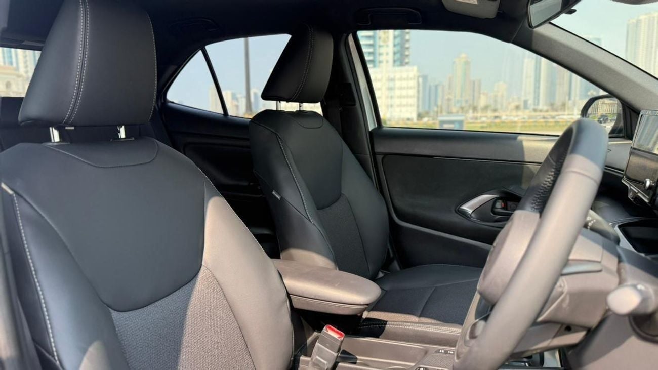 تويوتا يارس كروس YARIS CROSS 1.5 LITER ,PETROL RIGHT HAND ,FOR EXPORT ONLY