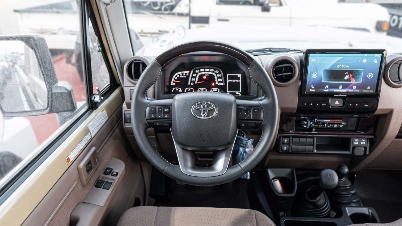 تويوتا لاند كروزر بيك آب 2026 Toyota Land Cruiser LC 79 2.8L MT Diesel (Beige-Brown)