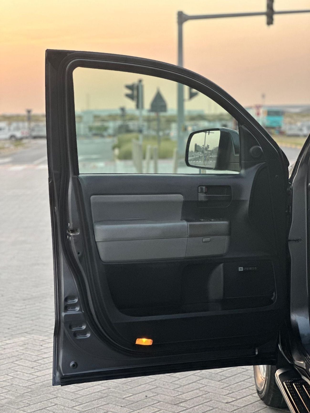 Toyota Sequoia