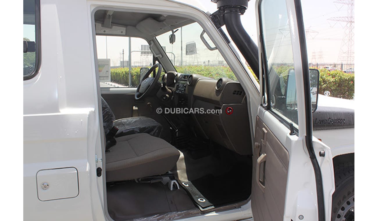 Toyota Land Cruiser Pick Up 4.5L Diesel, Hard Top, M/T MY17