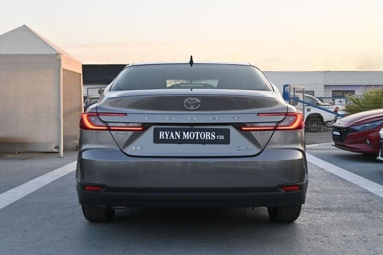 Toyota Camry GLE HEV Toyota Camry LE 2.5L Hybrid, Model 2025, Color Grey