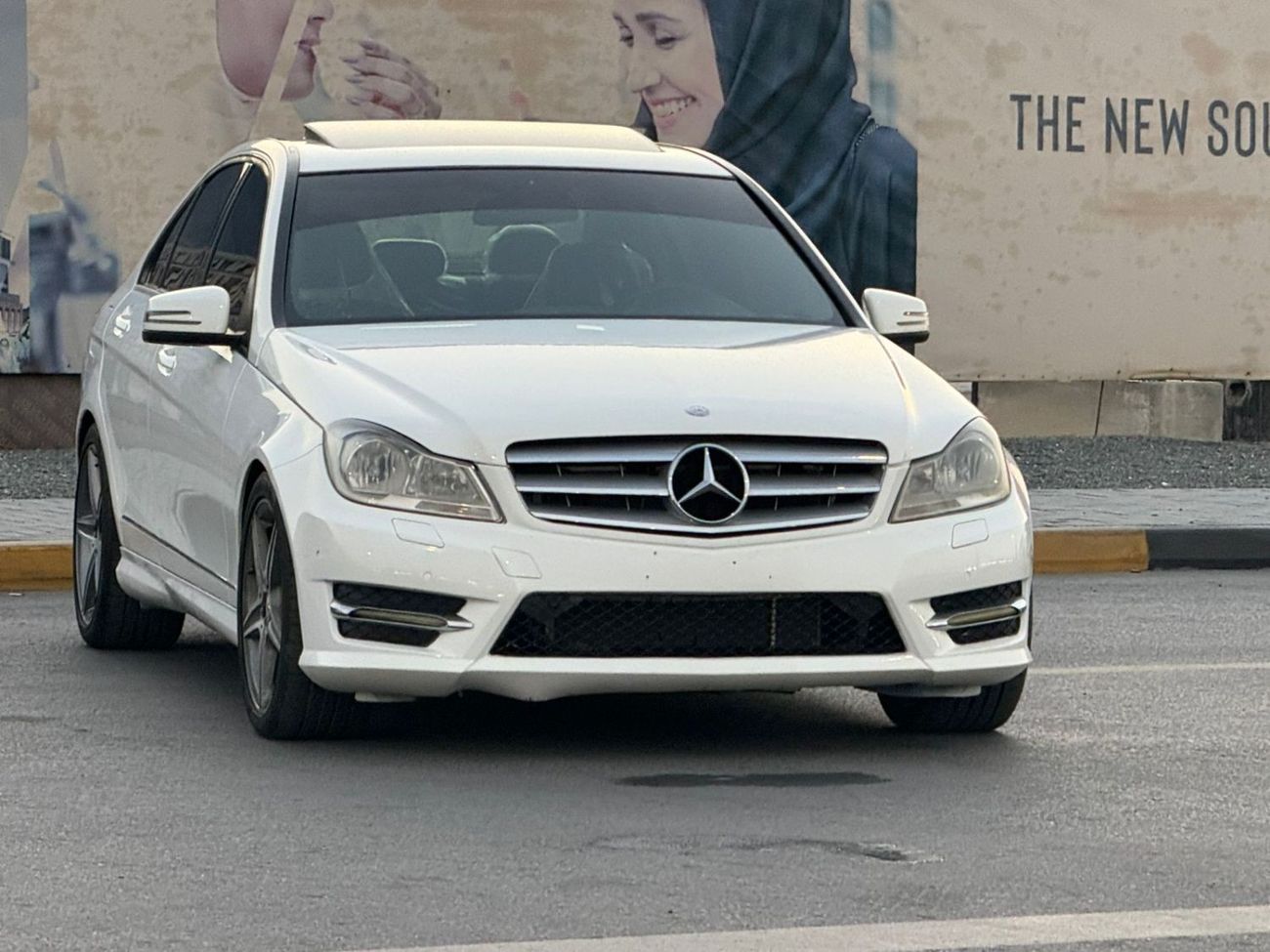 Mercedes-Benz C 300 Luxury 3.0L In excellent condition and requires no expenses