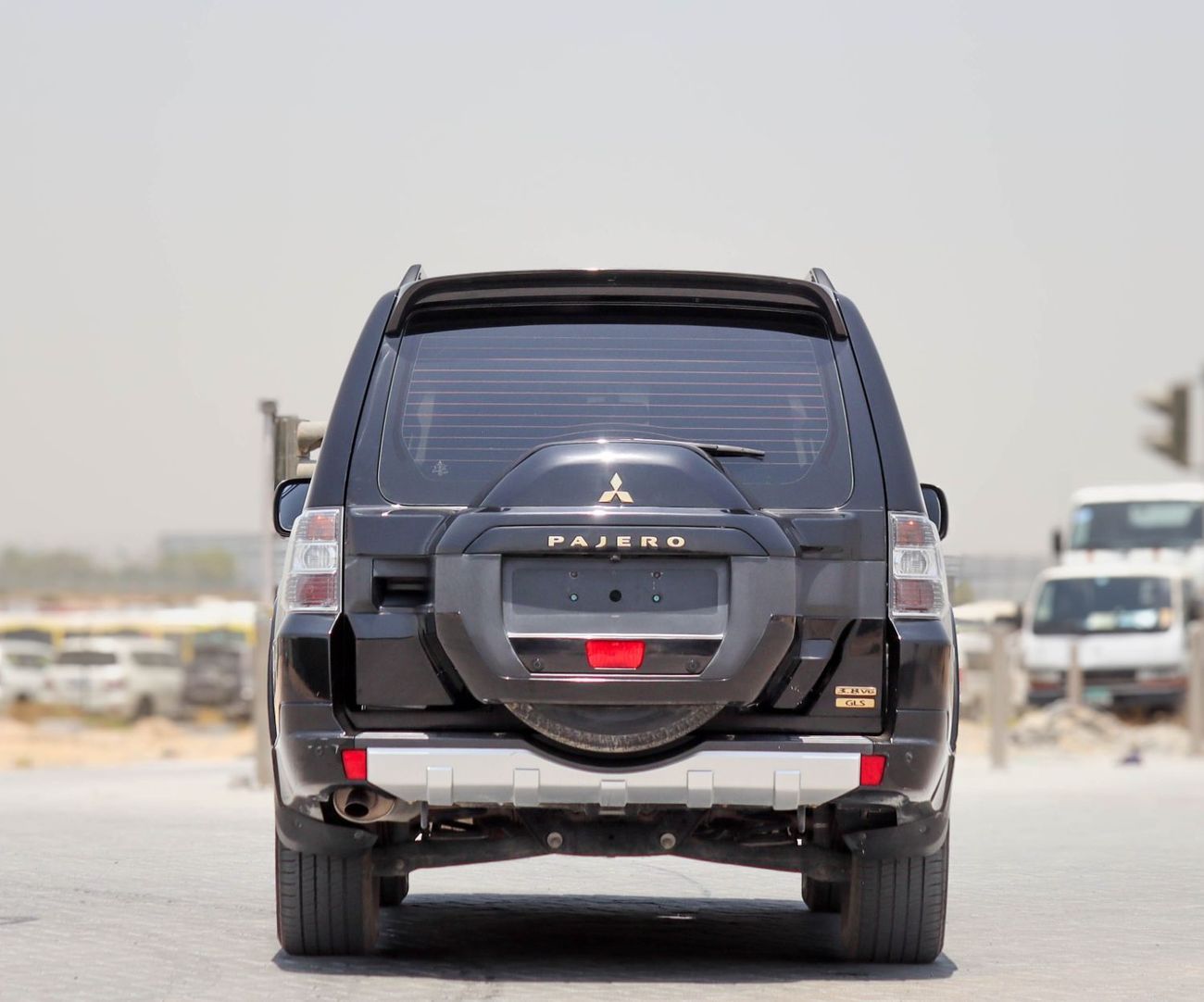 ميتسوبيشي باجيرو GLS Mid 3.8L (274 HP)