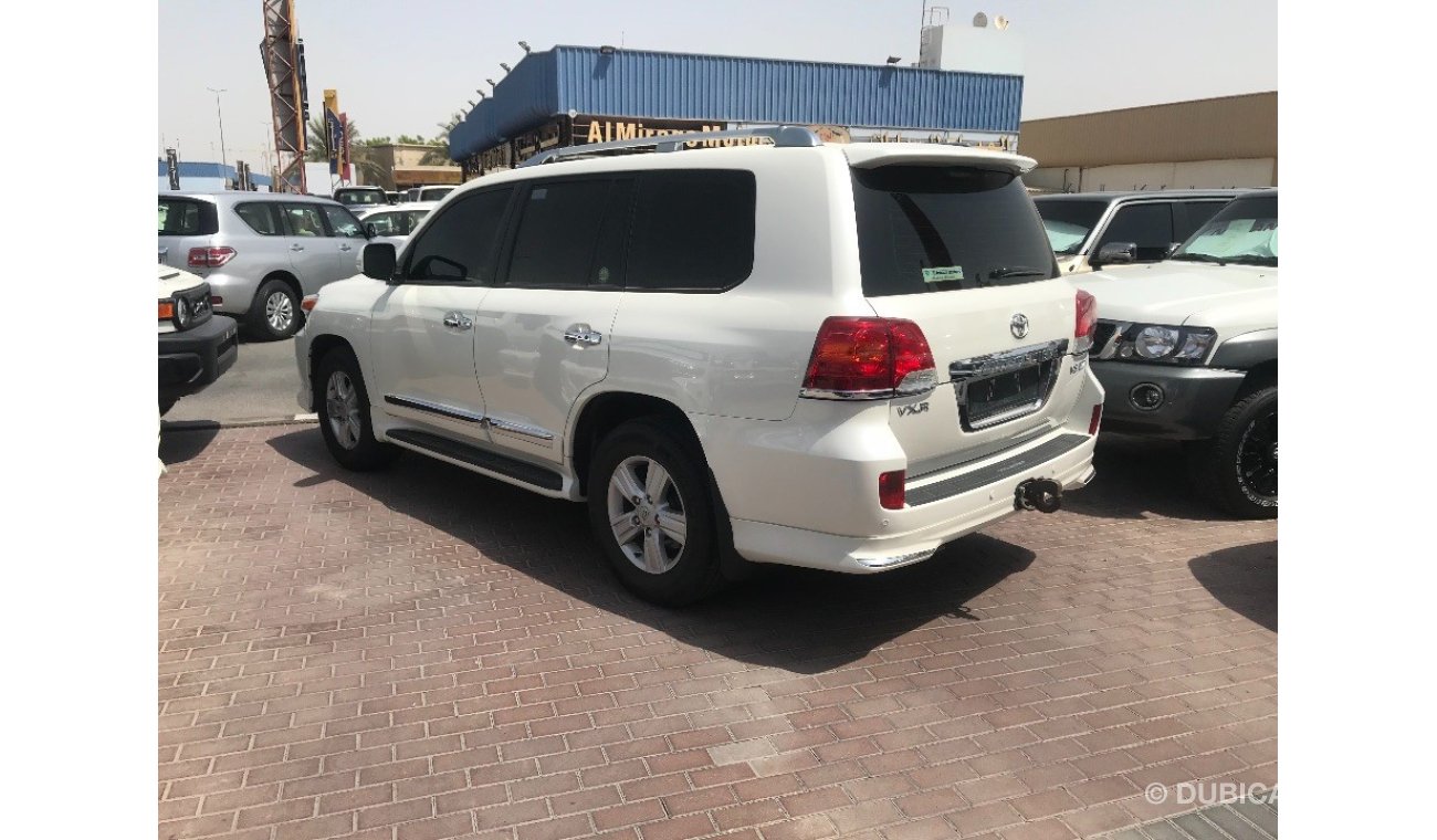 Toyota Land Cruiser VXR 5.7