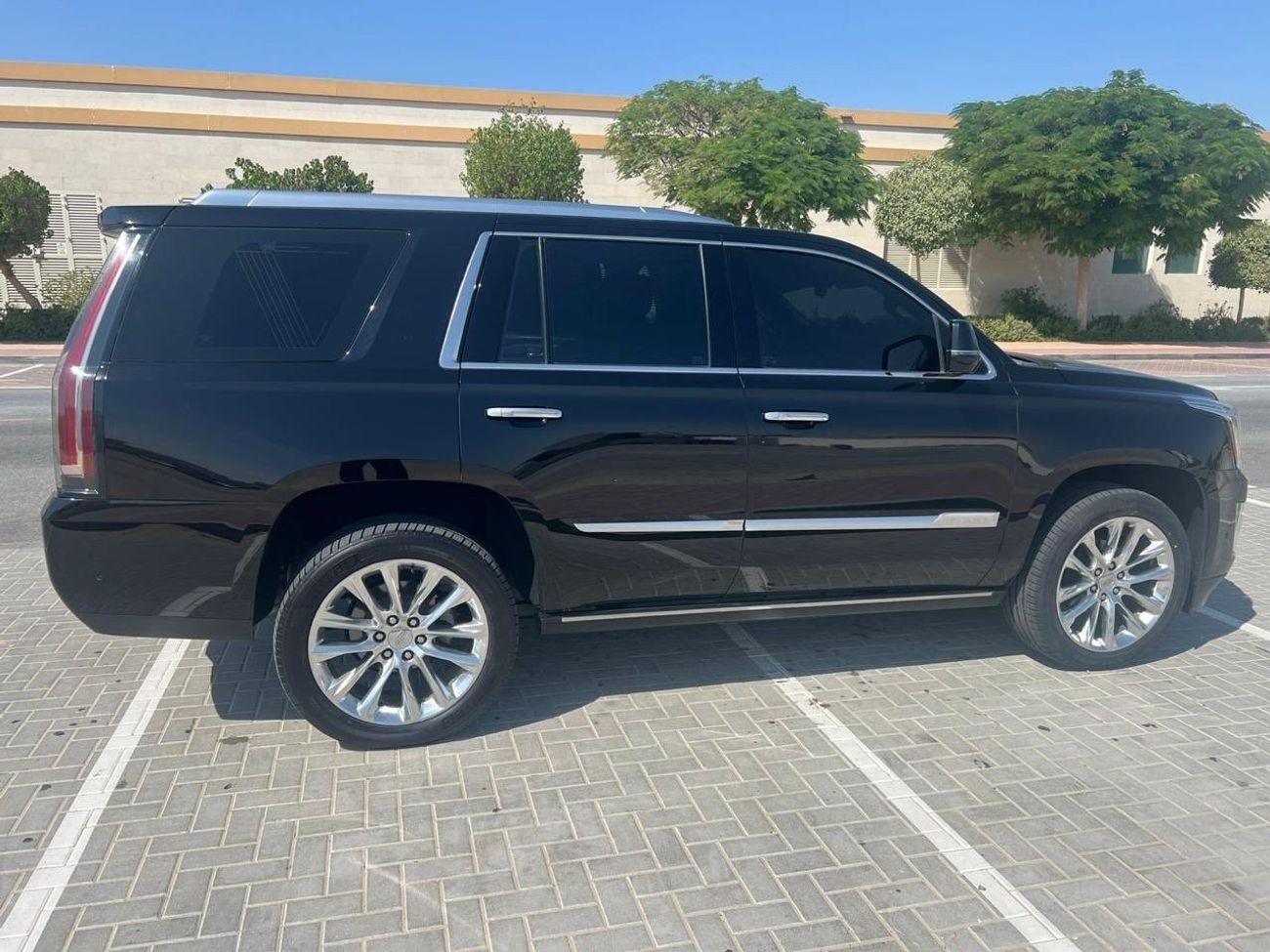 Cadillac Escalade Premium Luxury 6.2L 4WD