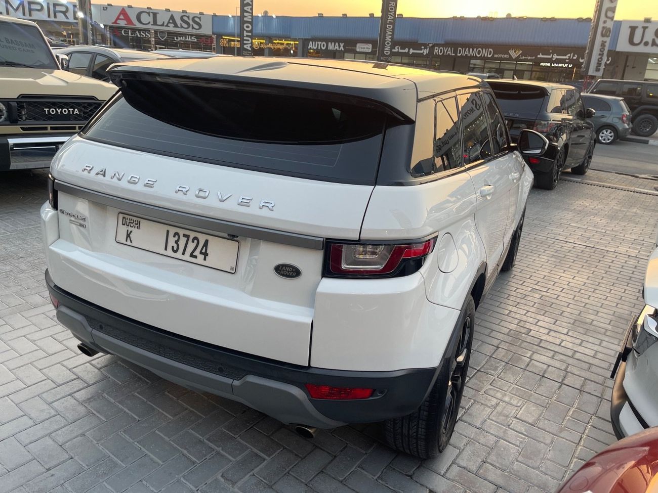 لاند روفر رانج روفر إيفوك Dynamic 2.0L (5 Door)