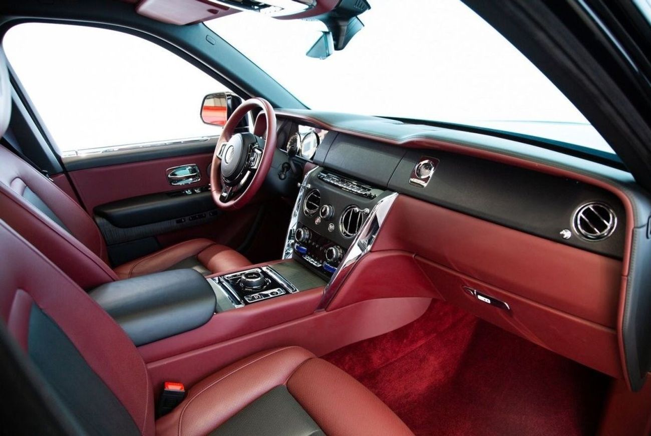 Rolls Royce Cullinan BLACK BADGE Std