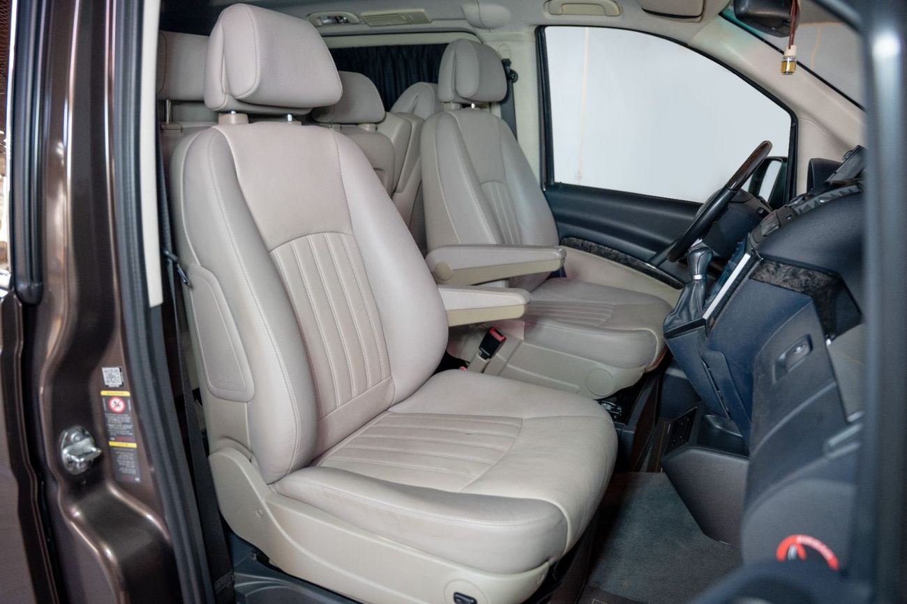 مرسيدس بنز فيانو Wheelchair Accessible Premium Van – 2×3 Seating