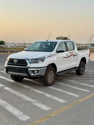 تويوتا هيلوكس Toyota Hilux SR5 2.7L 2025