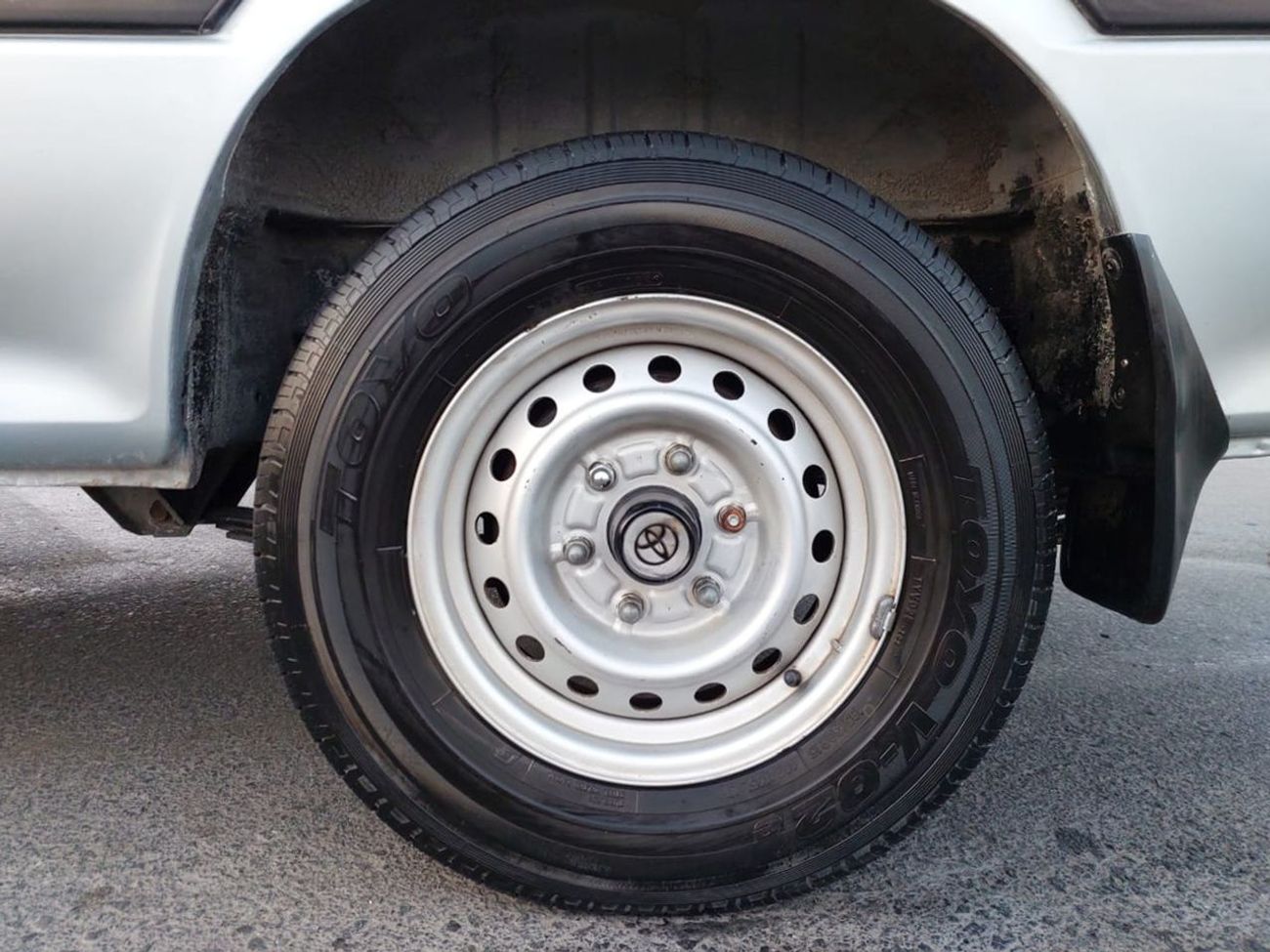 Toyota Hiace TOYOTA HIACE VAN RHD 1999 MODEL 2.0 L PETROL MANUAL(PM52852)