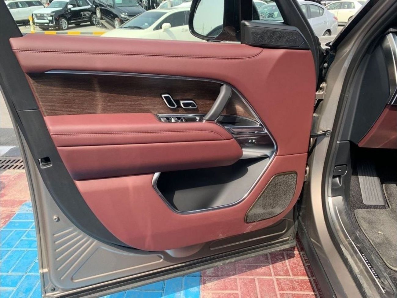 لاند روفر رينج روفر P400 LWB AUTOBIOGRAPHY 3.0L PETROL AWD