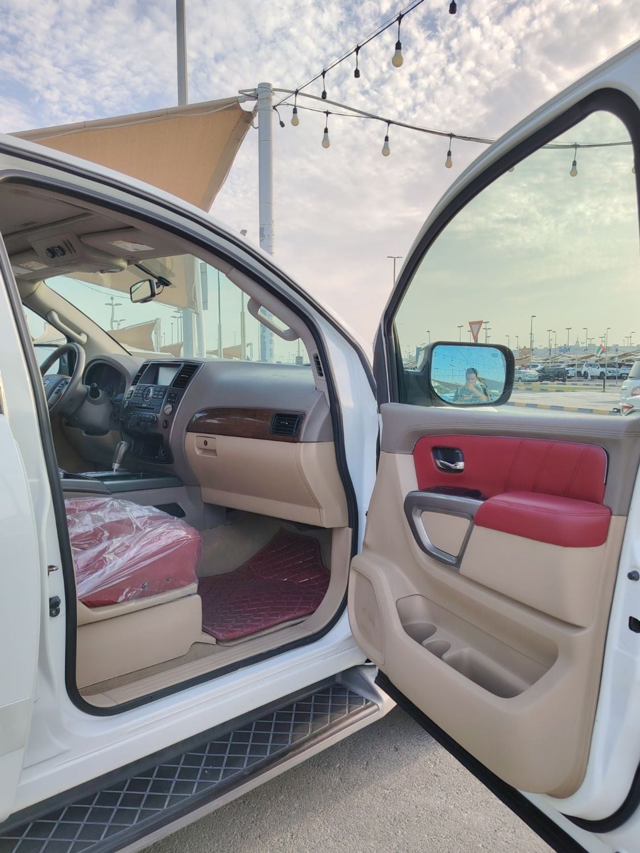 Nissan Armada LE 5.6L (320 HP)