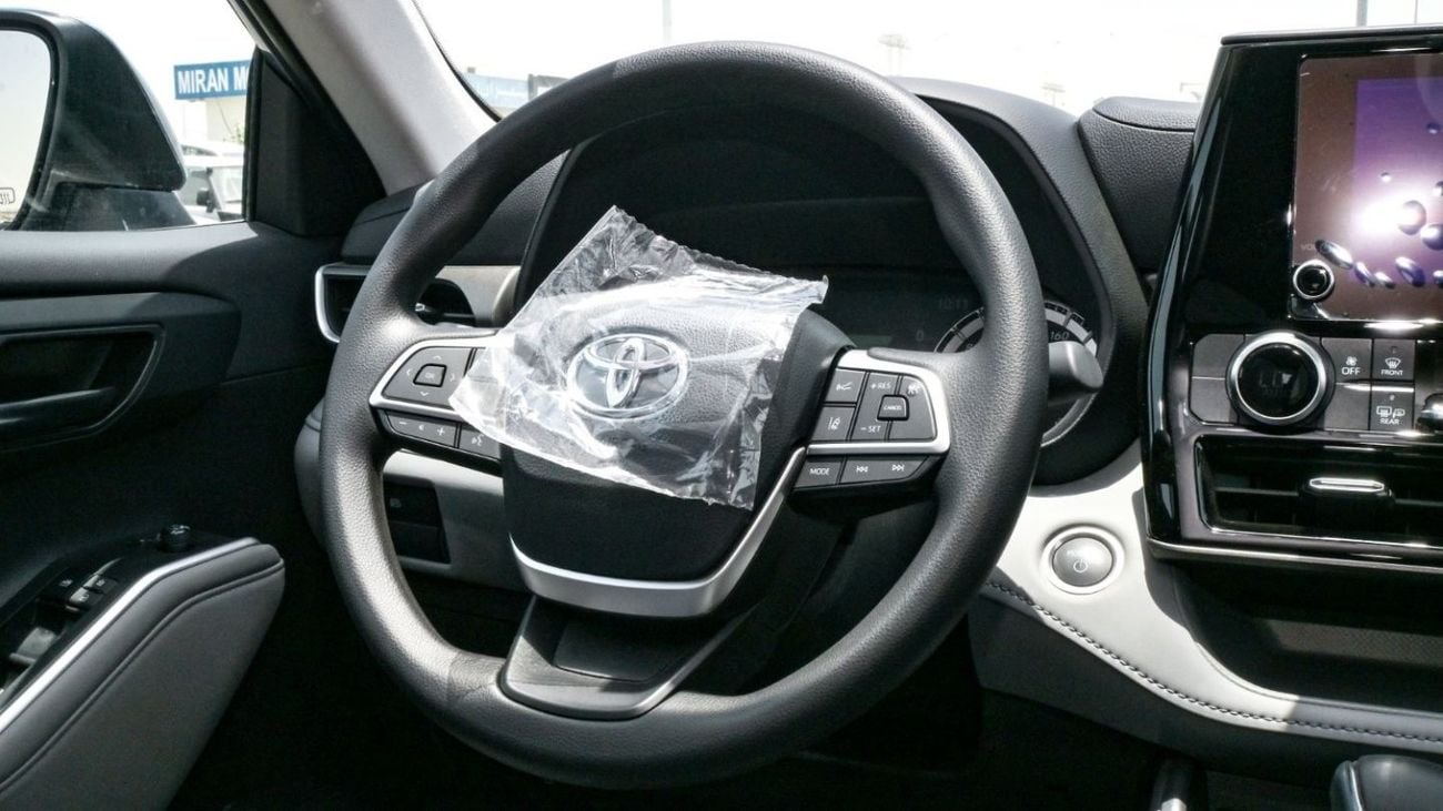 Toyota Highlander Toyota Highlander LE 2.5L Standard Hybrid - 2024 (Export)