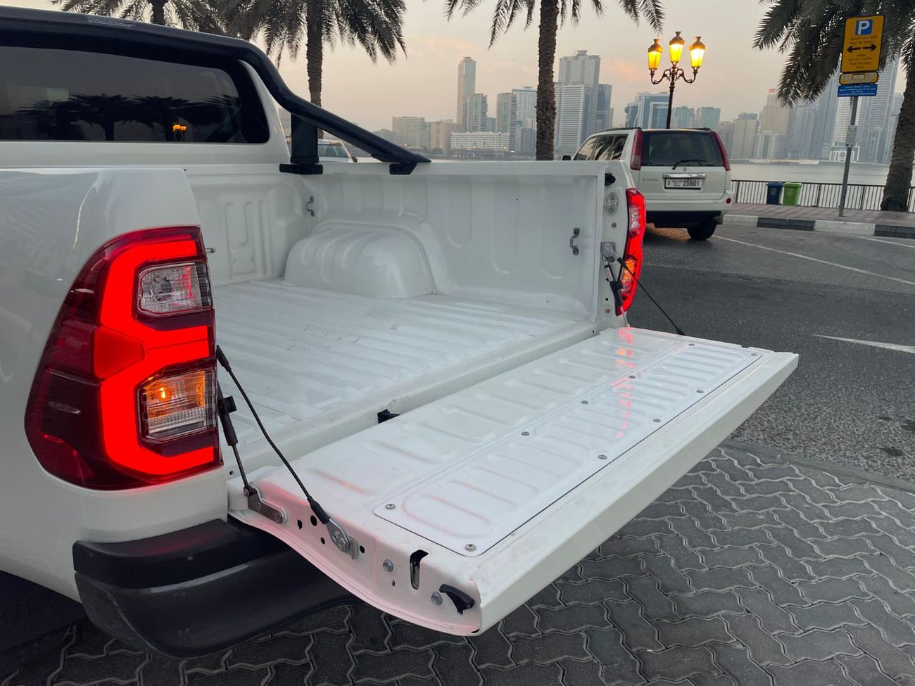 تويوتا هيلوكس Toyota Hilux SR 2.8 L 1GD engine  Export from Australia