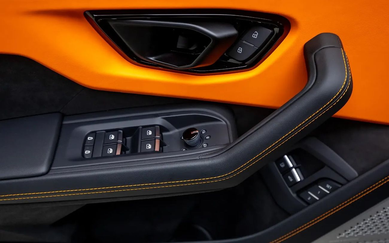 Lamborghini Urus SE - GCC Spec -With Dealer Warranty and Service Contract