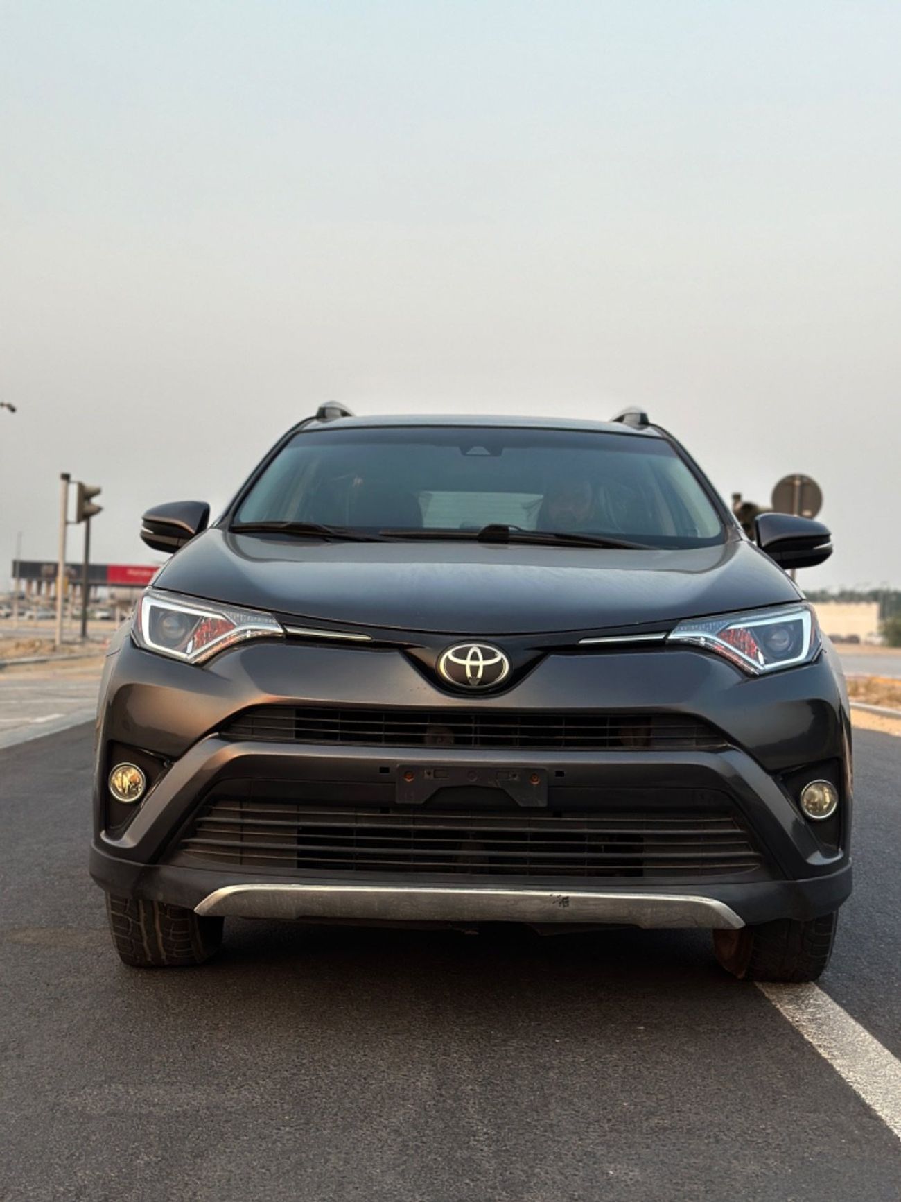 Toyota RAV4 XLE || SUNROOF || SPECIAL COLOR