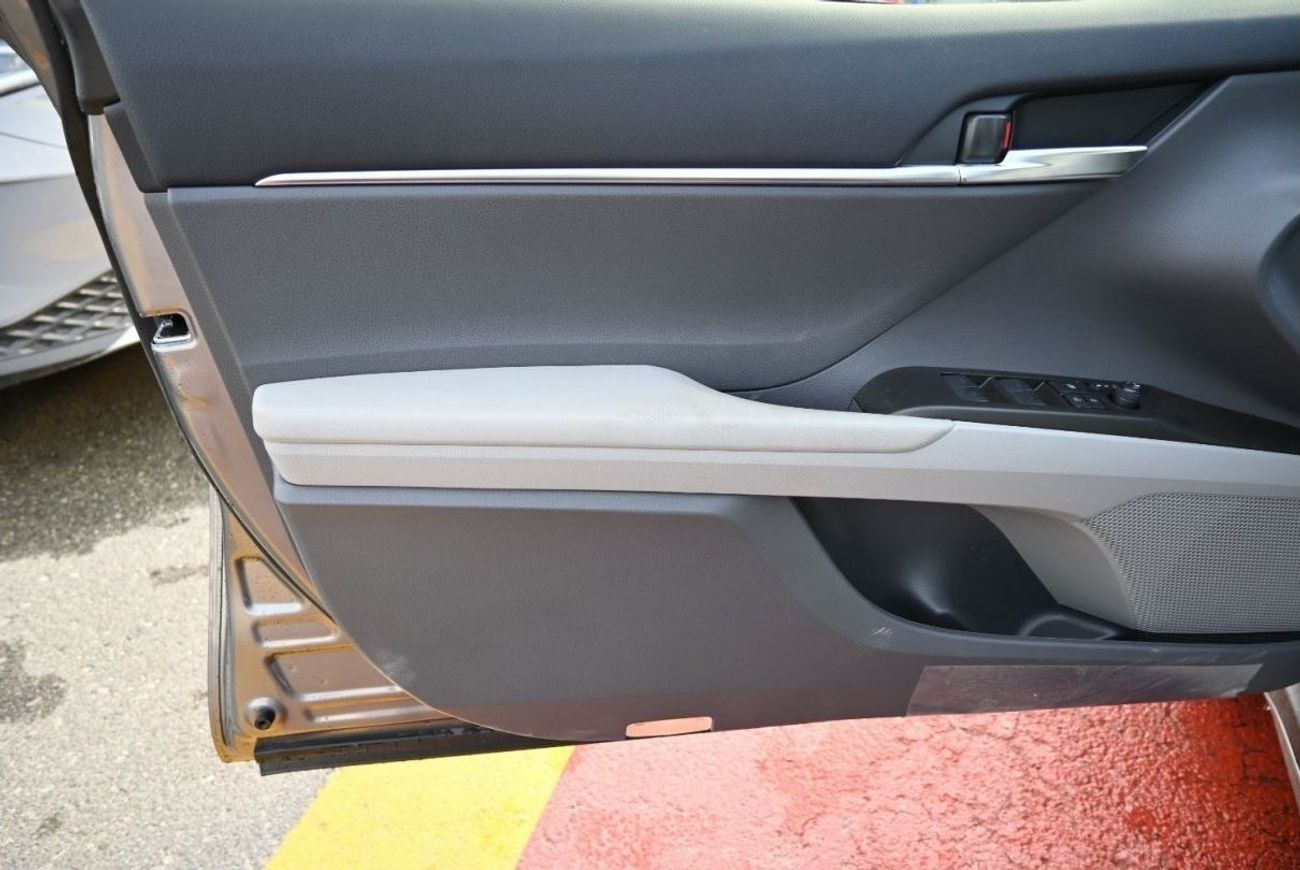 Toyota Camry Toyota Camry SE 2.5L Petrol, Sedan, FWD, 4 Doors, Cruise Control, Sunroof, Driver Electric Seats, Le