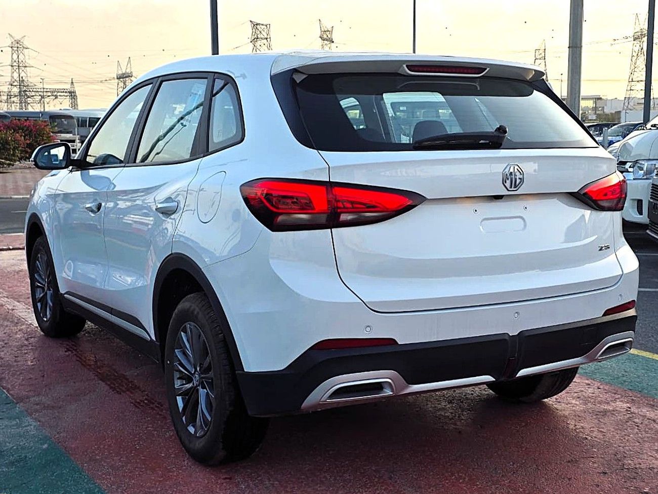 أم جي ZS MG zs New Shape 1.5l A/T comfort Silver Color 2025