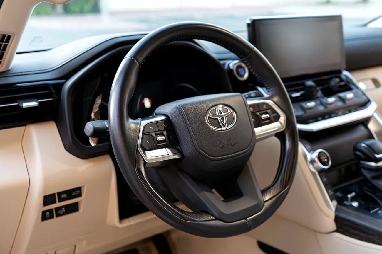 تويوتا لاند كروزر VXR 4.0L VXR | GCC Specs | Super Clean | Low Mileage