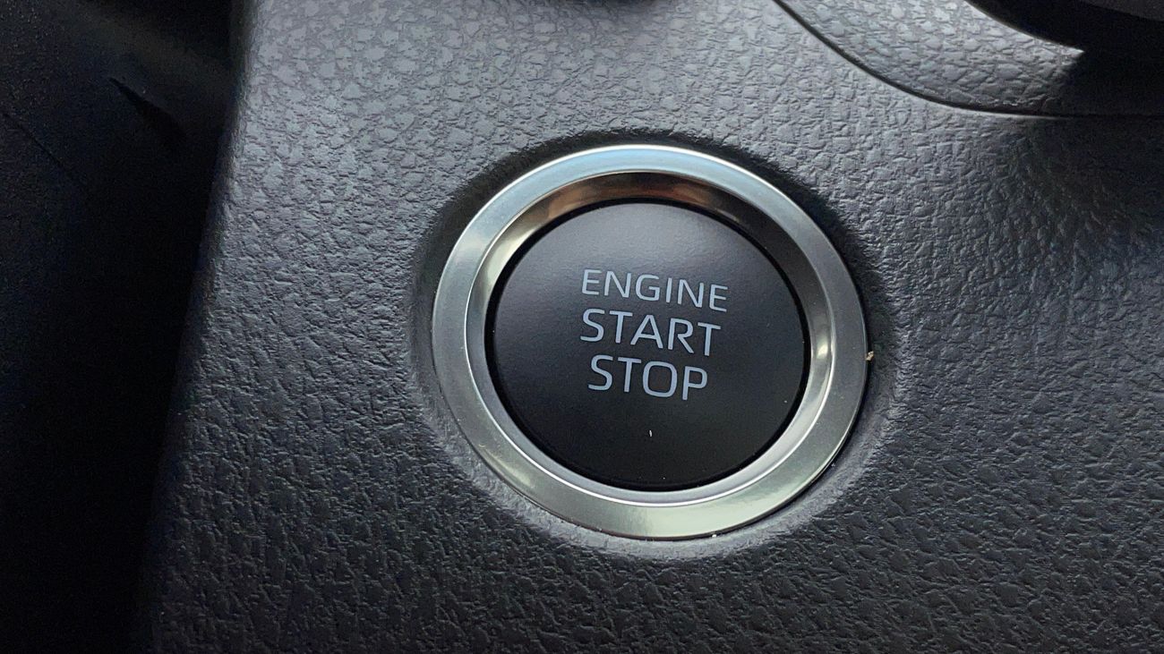 Toyota Camry GLE 2.5 | Zero Down Payment | Home Test Drive