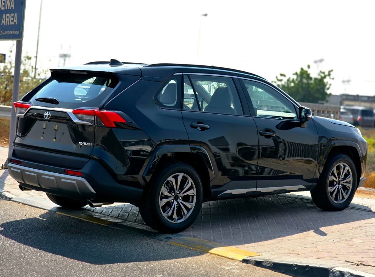 Toyota RAV4 TOYOTA RAV4 PETROL 2.0L - CHINESE SPECS- FULL OPTIONS - 4X2 - 2025 MODEL - WHITE INSIDE BLACK - 