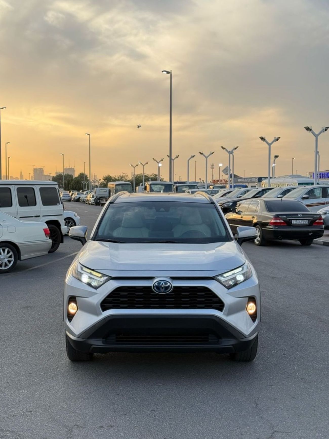 تويوتا راف ٤ VXR 2.5L TOYOTA RAV4 VXR HYBRID | 2.5L | FULL OPTION | UAE PASS