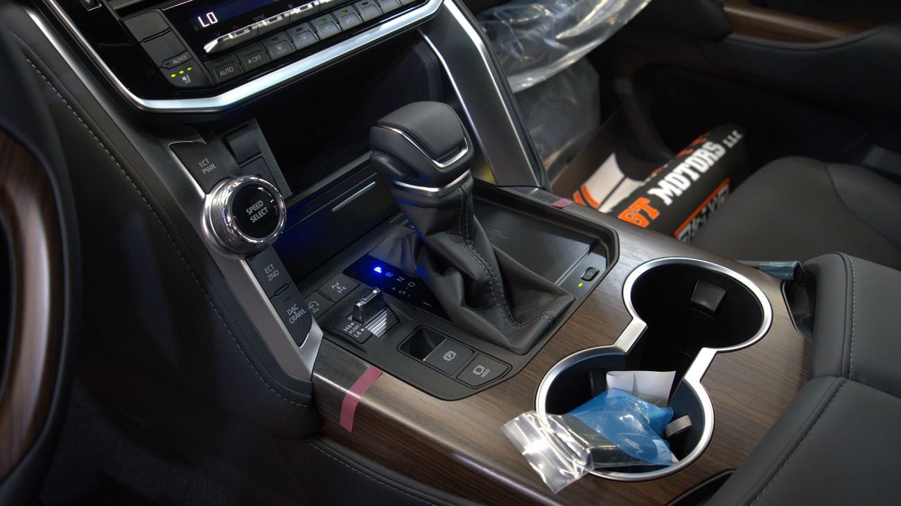 Toyota Land Cruiser GXR 3.5 L V6