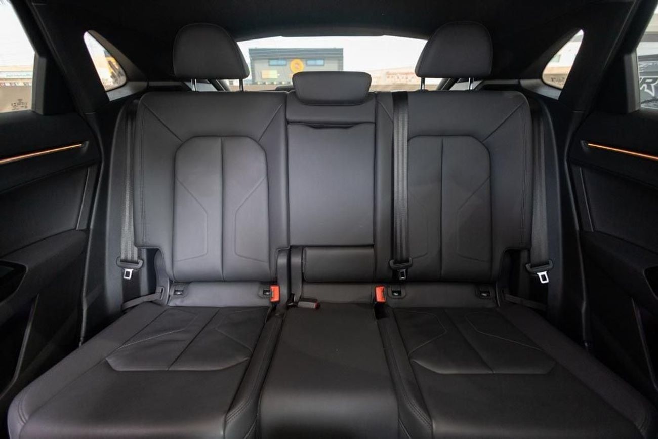 Audi Q3 40 TFSI quattro S Line 2.0L SUV