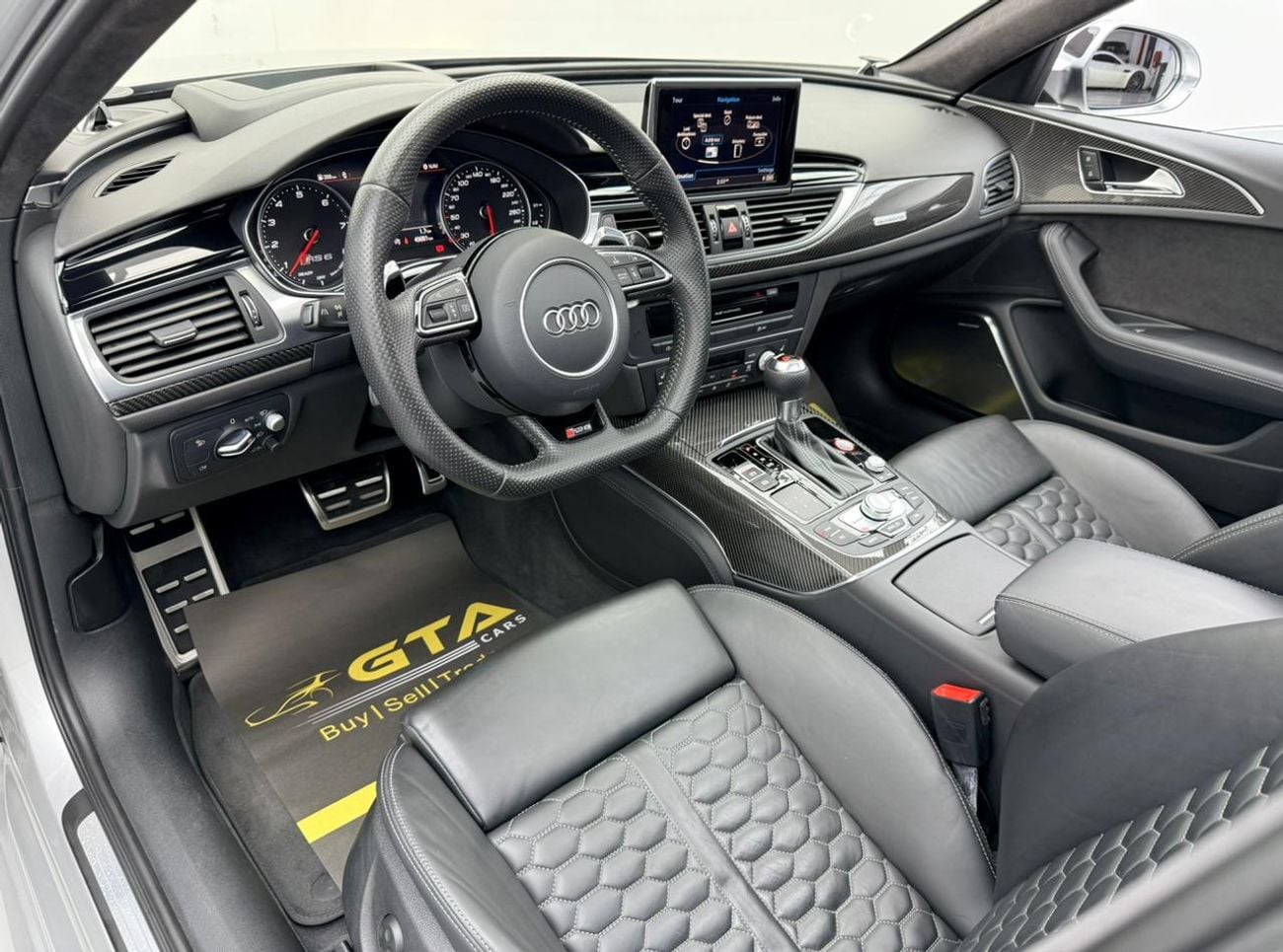 Audi RS6 Performance 4.0L 2017 Audi RS6 Performance, Full Audi Service history, GCC