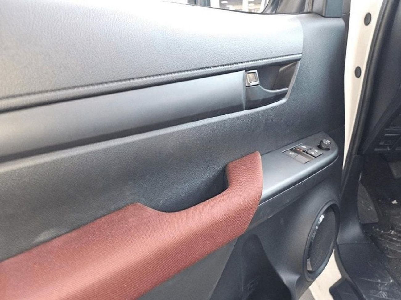 تويوتا هيلوكس GLX 2.7L Single Cab Utility RWD