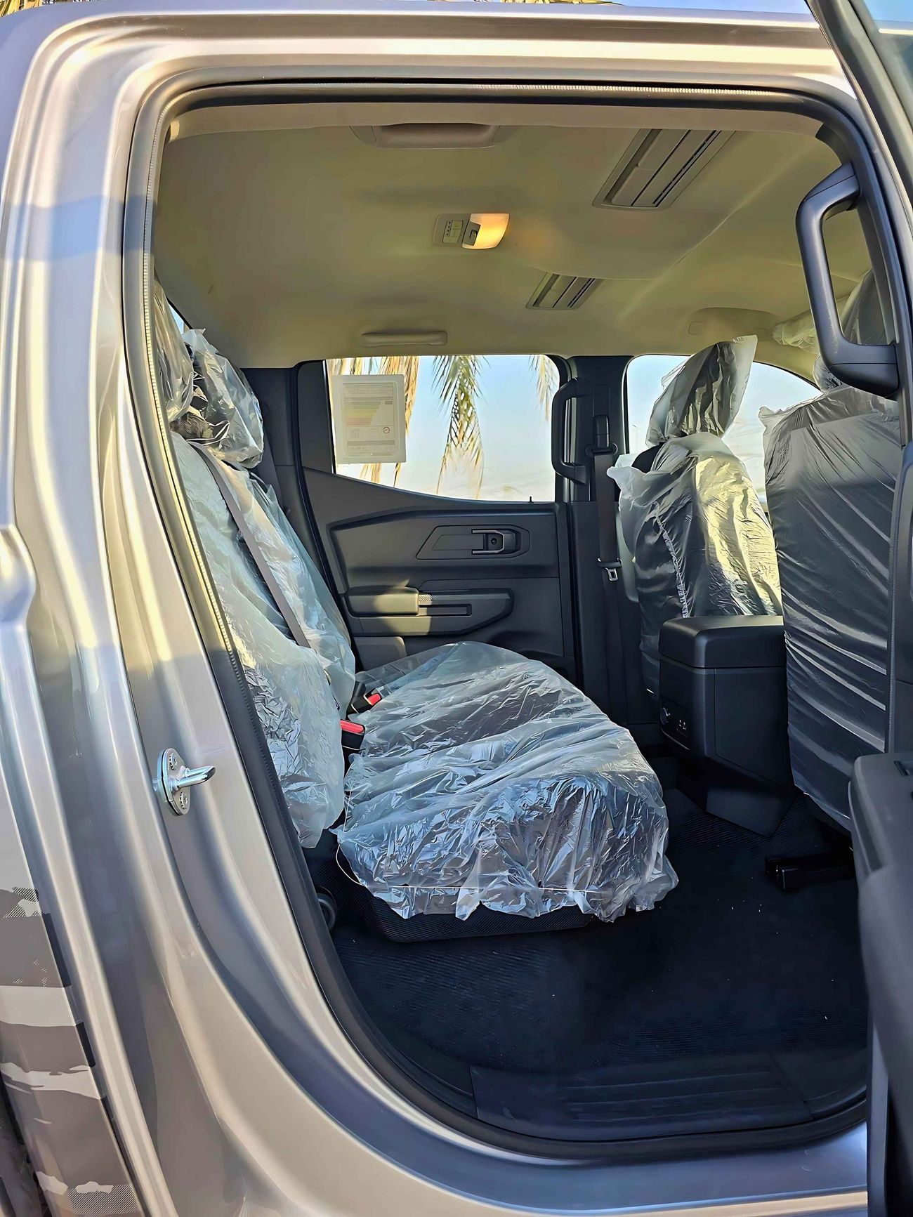 ميتسوبيشي L200 2.4L DSL/ A/T / FULL OPTION / 4WD (CODE# 68019)