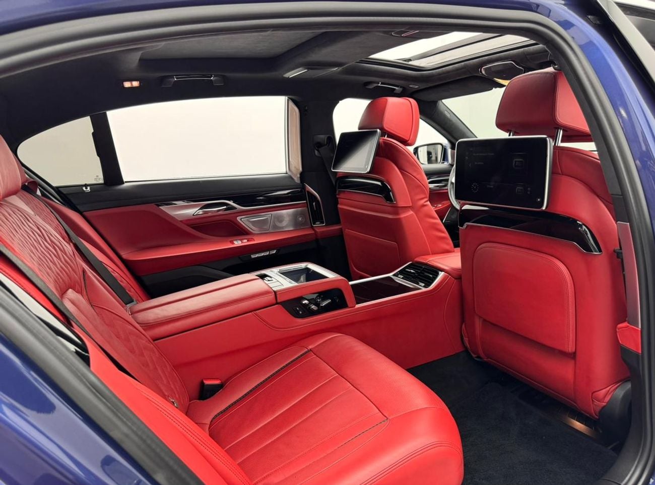 بي أم دبليو ألبينا 2018 BMW Alpina B7, BMW Service History, Excellent Condition, GCC