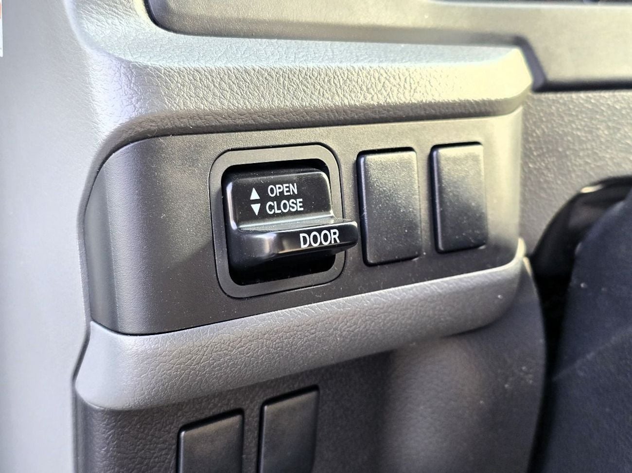 Toyota Coaster 2.7L (23-Seater)