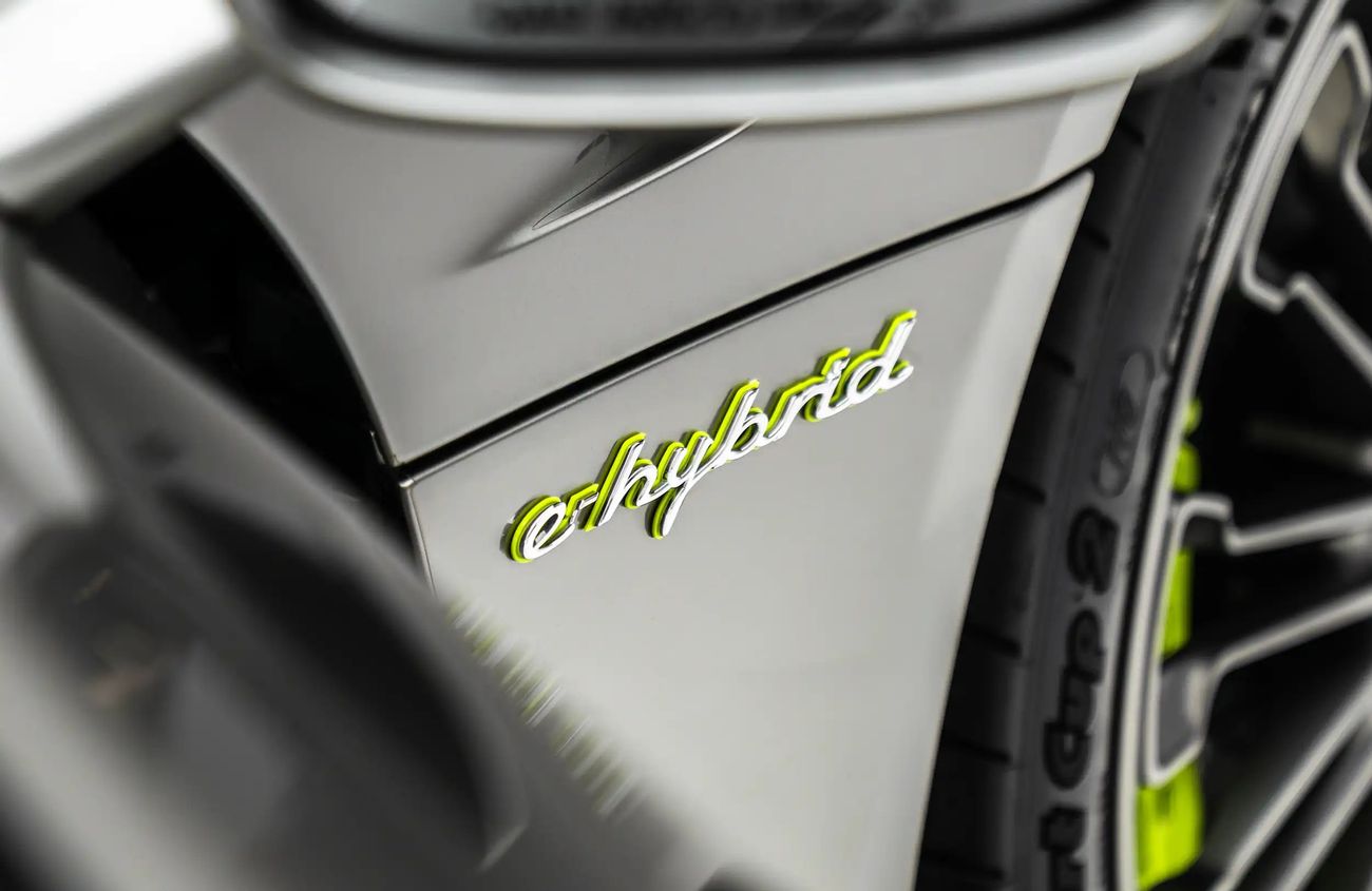 Porsche 918 Spyder 4.6L V8 N/A Engine + eMotor