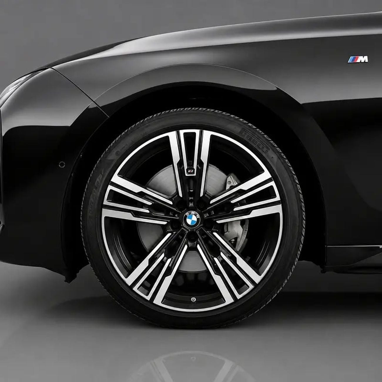 بي أم دبليو 735i M SPORT 4,599 P.M • 0% Downpayment • 735i M-Sport • Agency Warranty and Service Contract