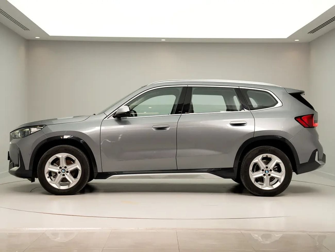 BMW X1 SDRIVE20Li (NON GCC) LOW MILEAGE | Perfect condition