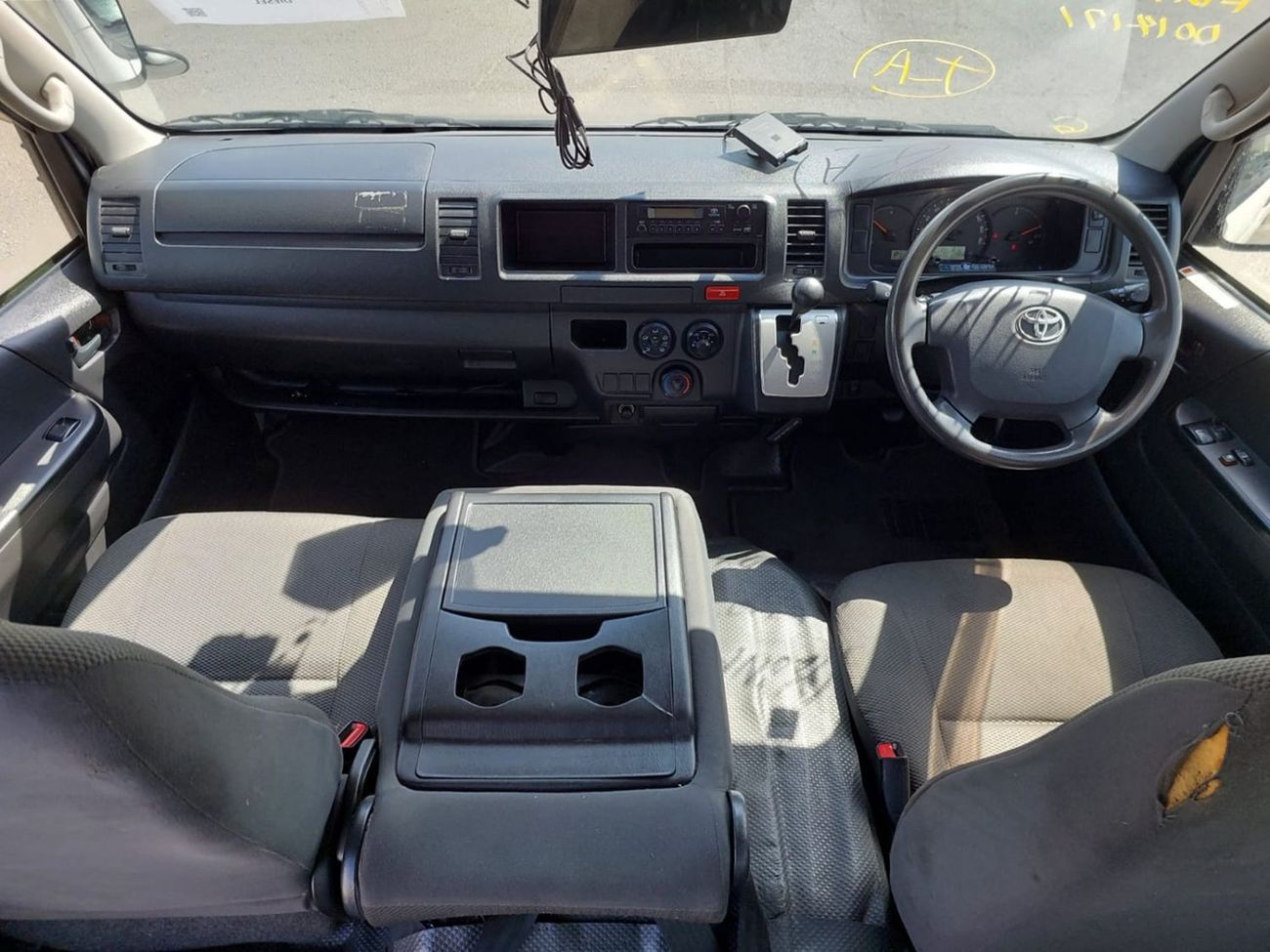 تويوتا هاياس (RAMADAN OFFER) TOYOTA HIACE VAN RHD 2014 MODEL 3.0 L DIESEL AUTOMATIC(PM14171)