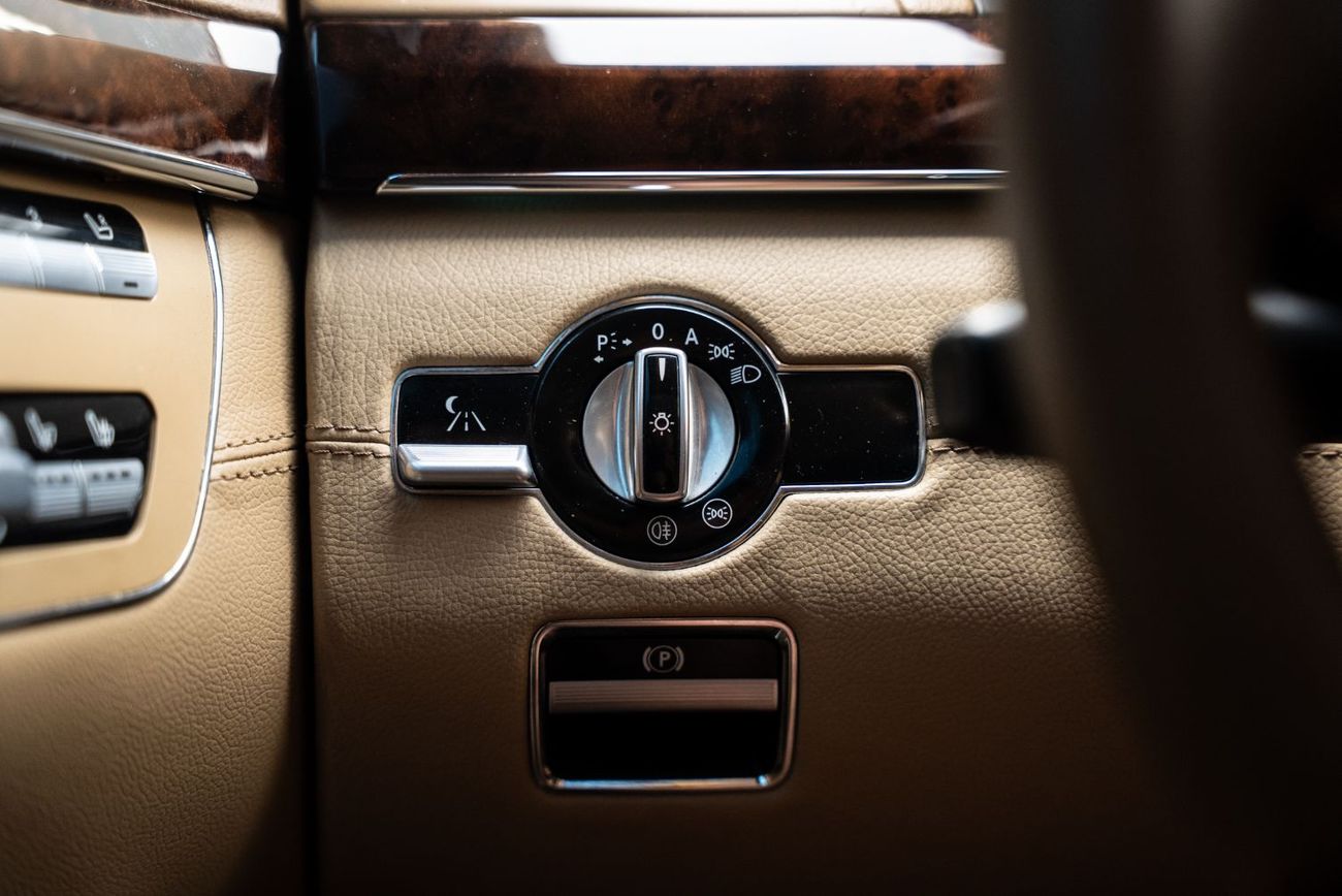 مرسيدس بنز S 500 AMG 4.7L V8 AMG GCC 2013 In Good Condition