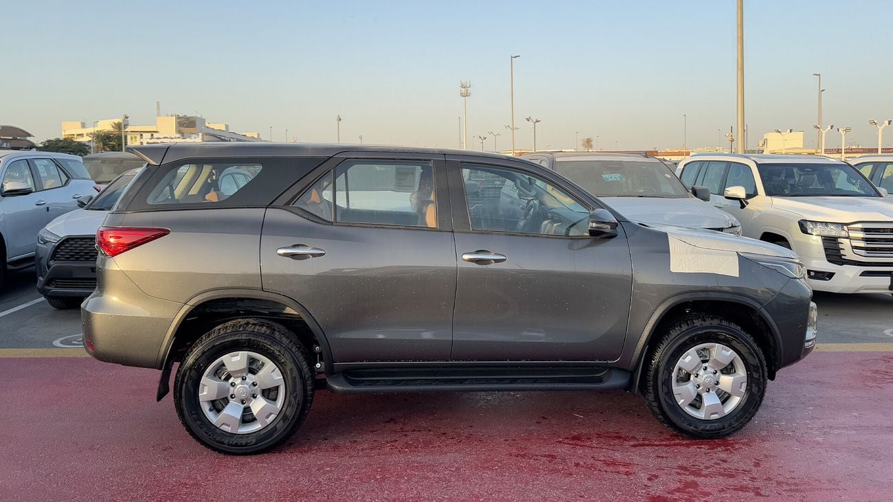 Toyota Fortuner 2025 4X4 GCC 2.4L Diesel A/T 7-Seats Brand New 0Km