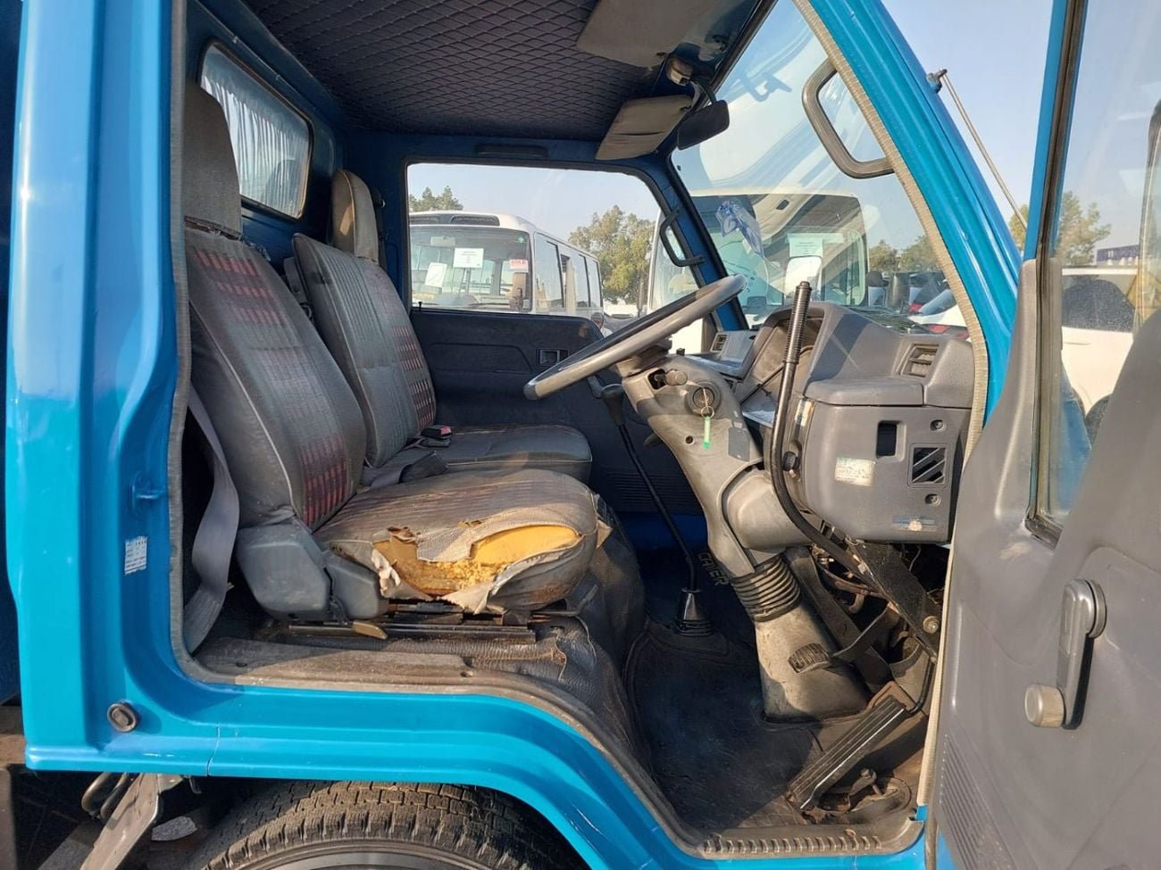 Mitsubishi Fuso Canter (RAMADAN OFFER) MITSUBISHI CANTER TRUCK RHD 1988 MODEL 8.4 L DIESEL MANUAL(PM427337)