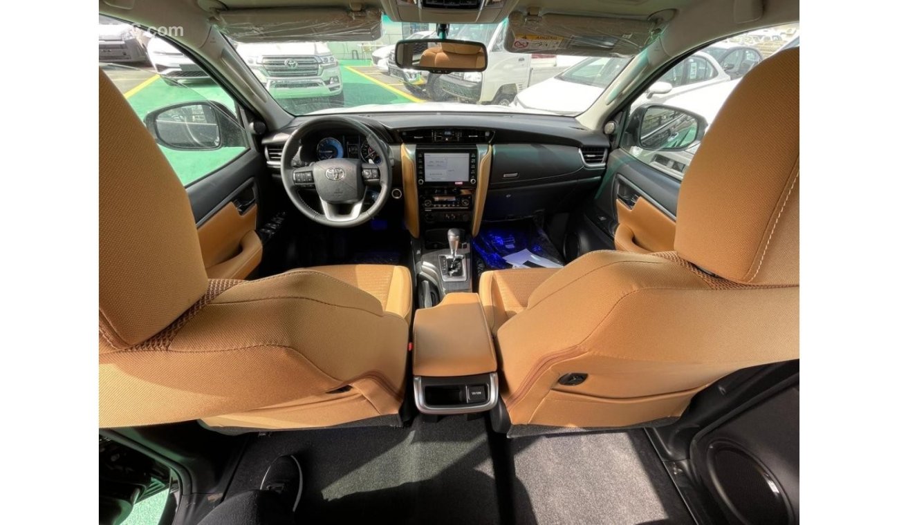 Toyota Fortuner deseil   v4   screen  camera  cool seat heat seat